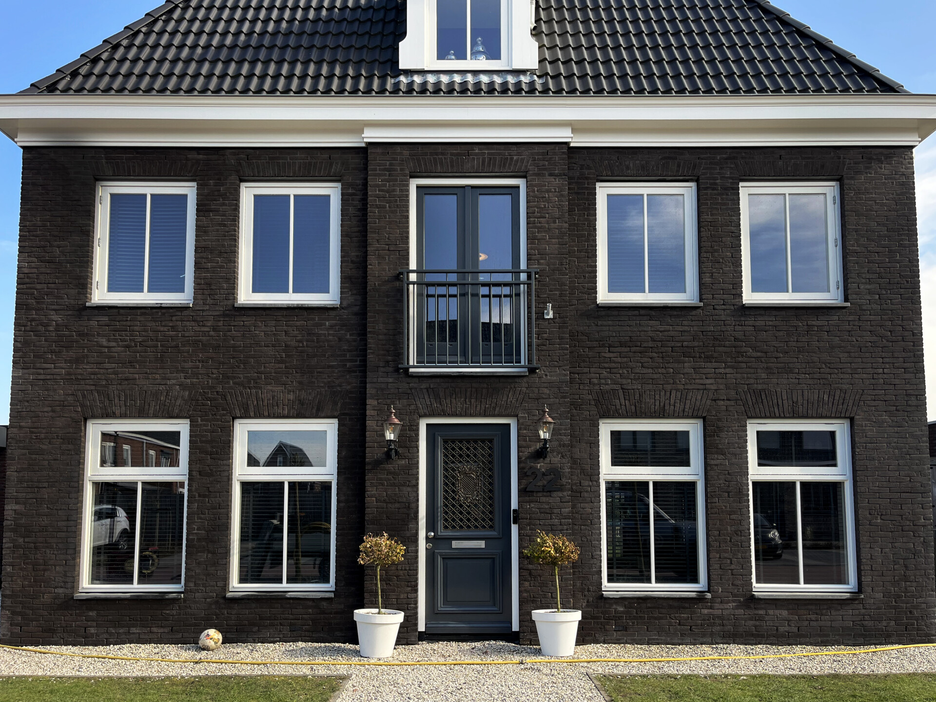 Na vergipsing gevelgoeroe